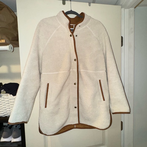Women’s Sherpa & Suede Old Navy Jacket - Picture 2 of 11